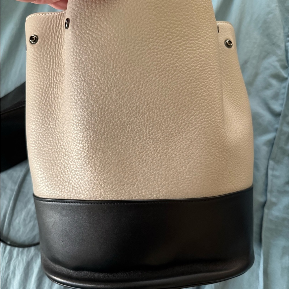 DAGNE Dover Bucket Bag - Picture 3 of 6